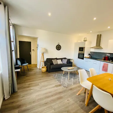 Appartement 65 M2 Dans Rue Pietonne De Lille Διαμέρισμα *